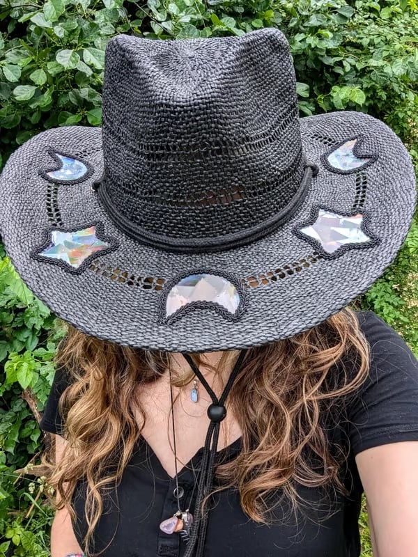 👒قبعة رعاة البقر من القش بتصميم منشوري من Suncatcher