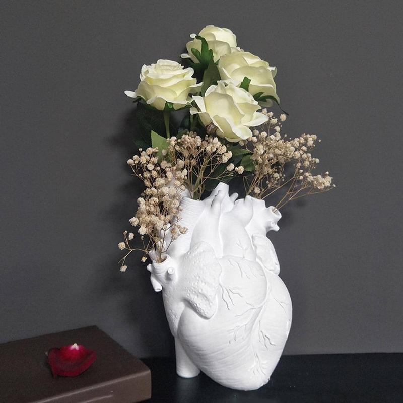Heart-shaped accordion design decorative vase
