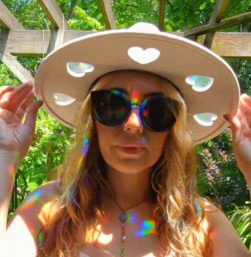 👒قبعة رعاة البقر من القش بتصميم منشوري من Suncatcher