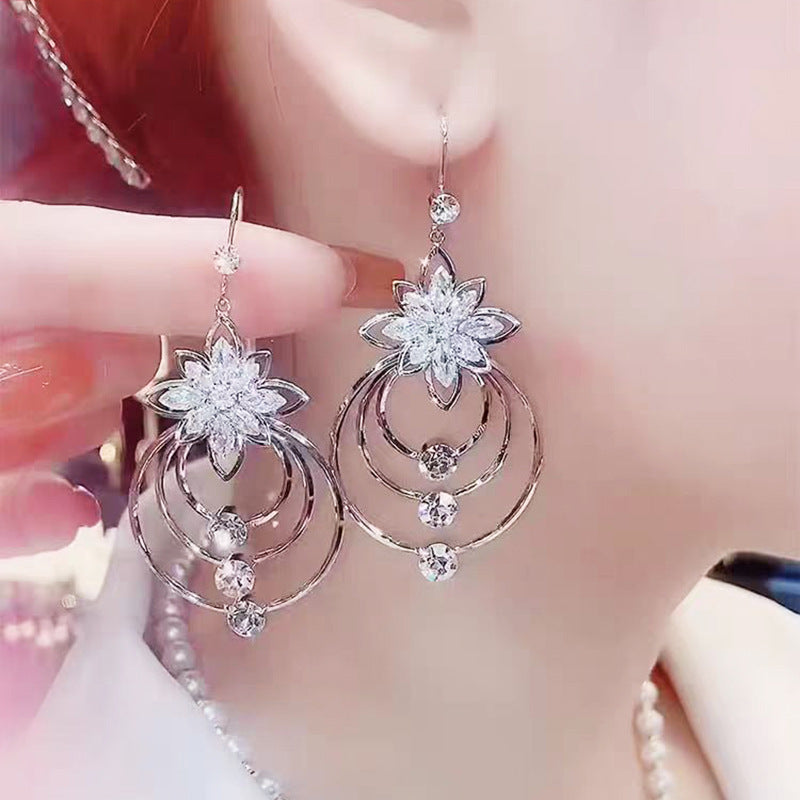 Geometric multi-layered circle flower earrings