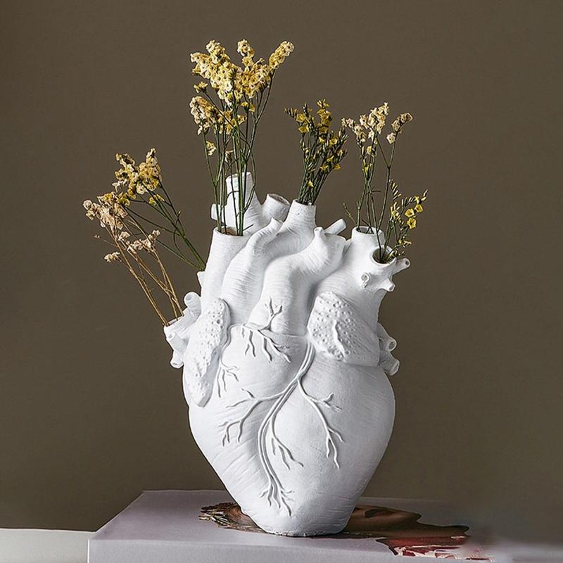 Heart-shaped accordion design decorative vase