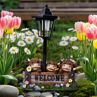 Solar-Powered Highland Cow Lamp for Yard & Garden Decor