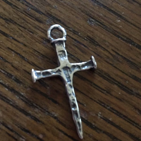 ✝️100 % handgefertigtes rustikales Nagelkreuz aus Silber