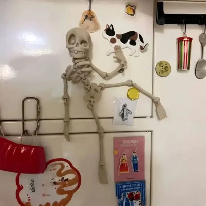 🦴 3D Printed Magnetic Skeleton Figurine – Vintage Desk Toy & Fridge Decor
