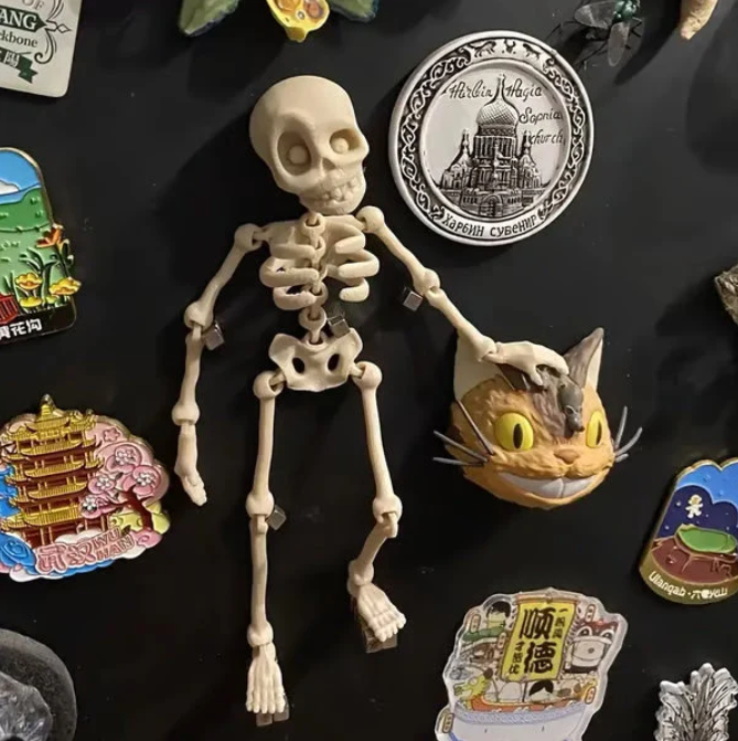 🦴 3D Printed Magnetic Skeleton Figurine – Vintage Desk Toy & Fridge Decor