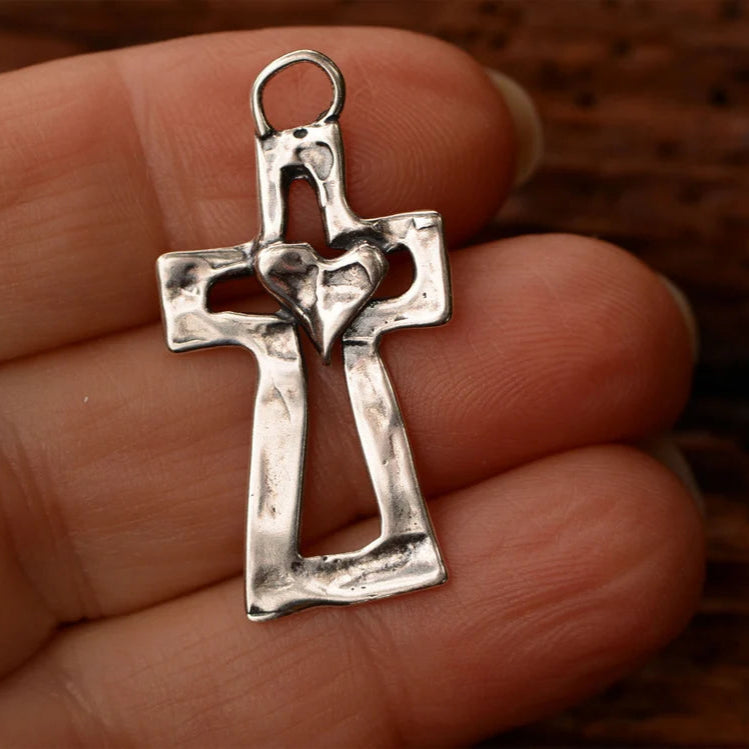 ✝️100 % handgefertigtes Silberkreuz mit heilendem Herz