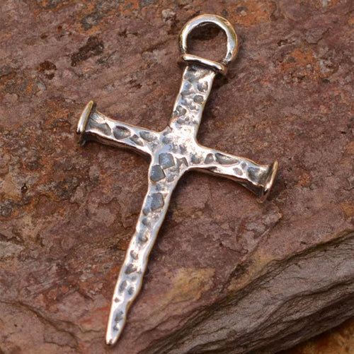 ✝️100 % handgefertigtes rustikales Nagelkreuz aus Silber