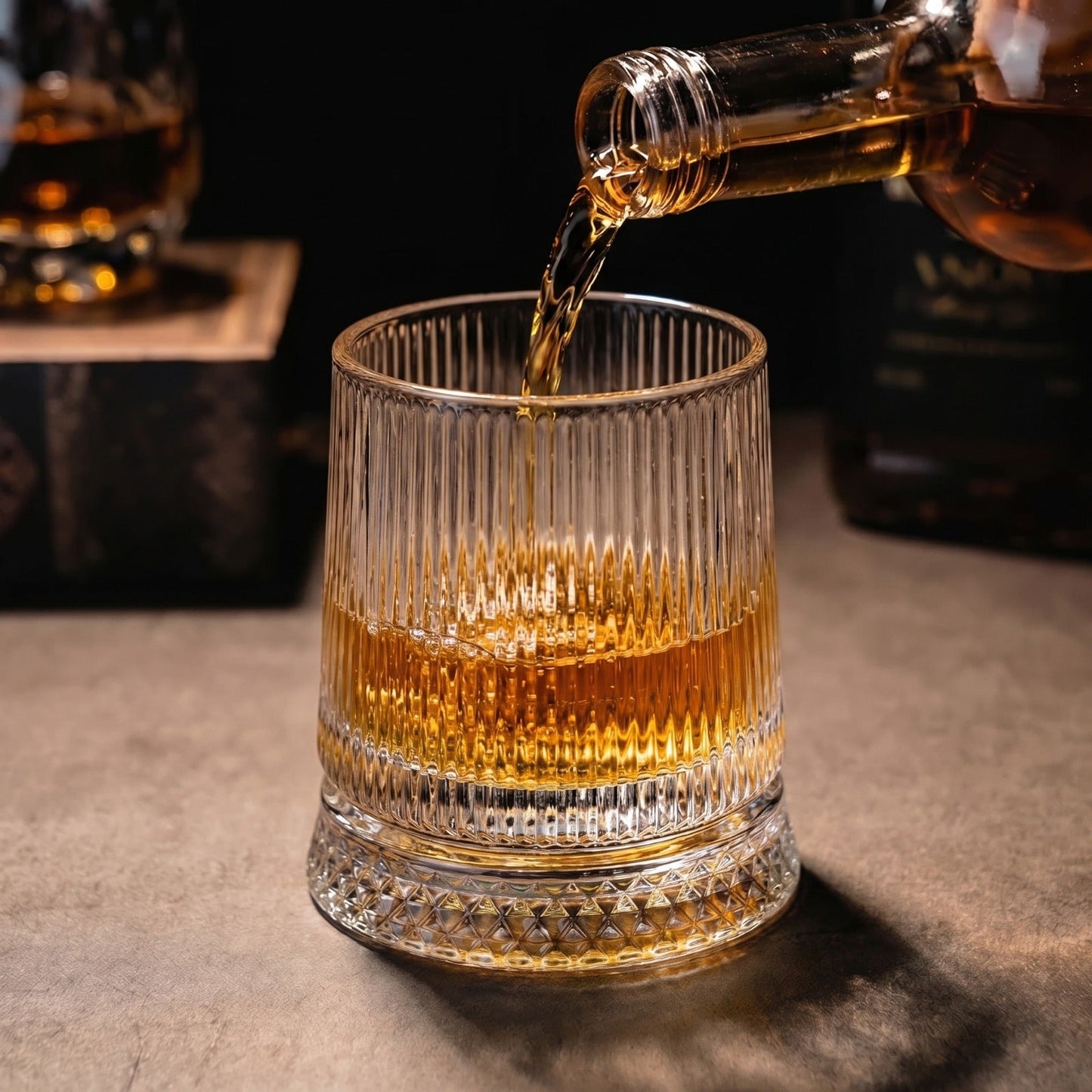 🥃 Rotating Whiskey Glass